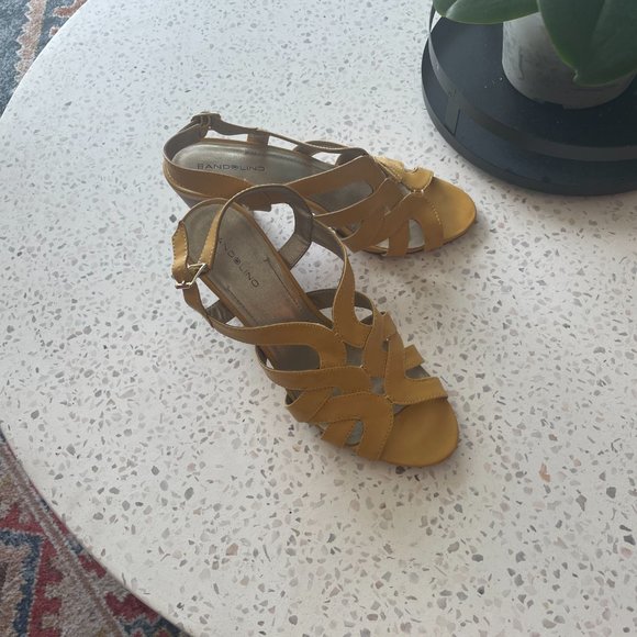 Yellow Bandolino Sandals - Picture 4 of 6